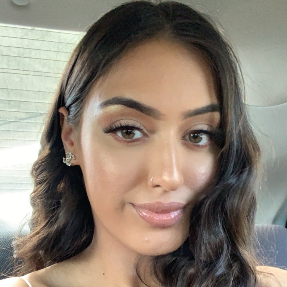 Meet your Posher, Jasmine